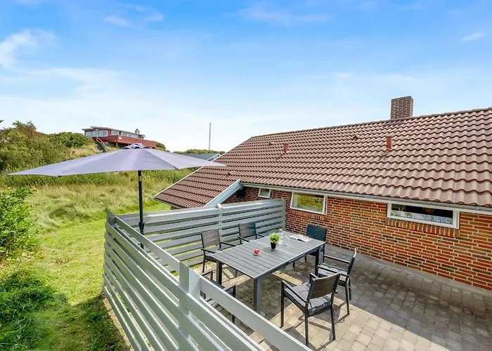 Danica - 500m From The Sea By Interhome *